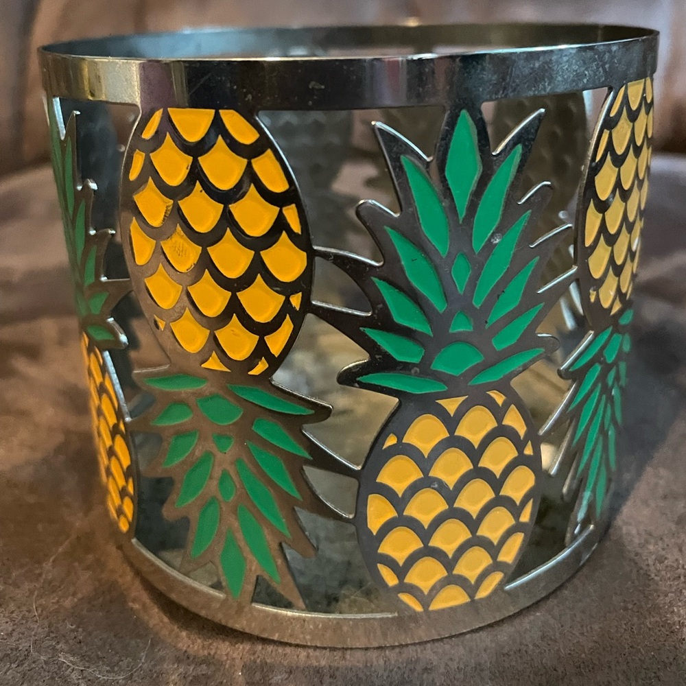 Bath and body works pineapple candle holder